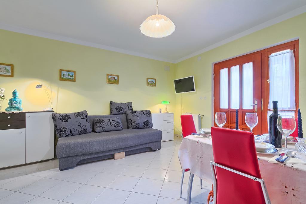 Apartments Valoda Nedeščina Extérieur photo