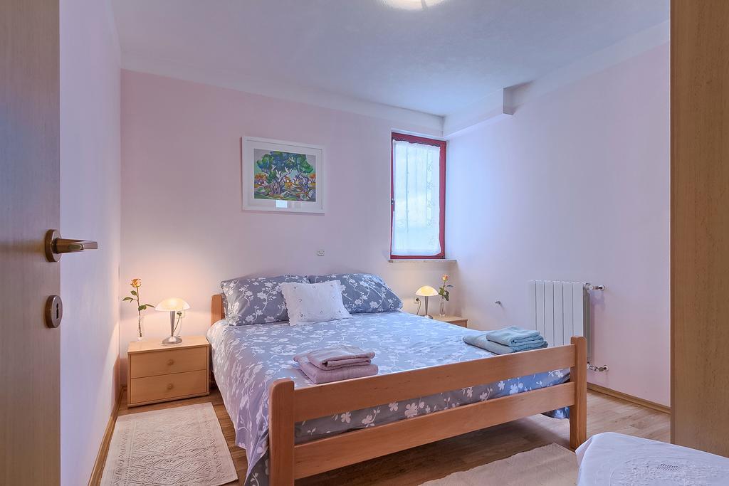 Apartments Valoda Nedeščina Extérieur photo