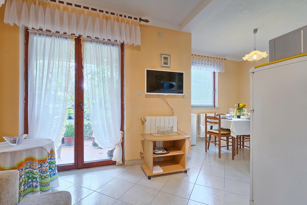 Apartments Valoda Nedeščina Extérieur photo