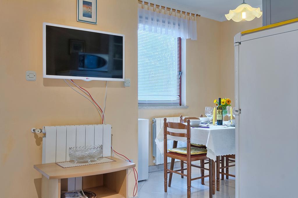 Apartments Valoda Nedeščina Extérieur photo
