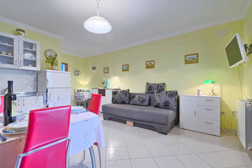 Apartments Valoda Nedeščina Extérieur photo