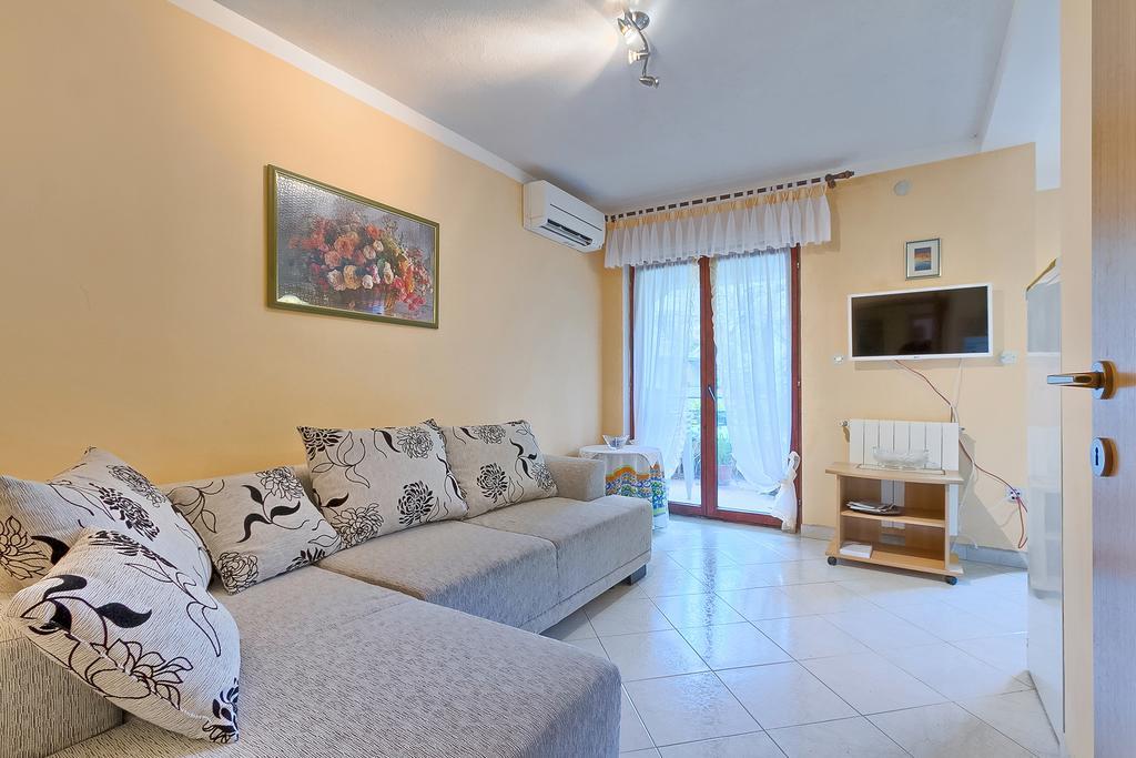Apartments Valoda Nedeščina Extérieur photo