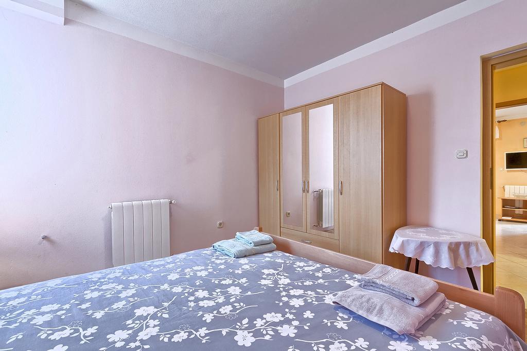 Apartments Valoda Nedeščina Extérieur photo