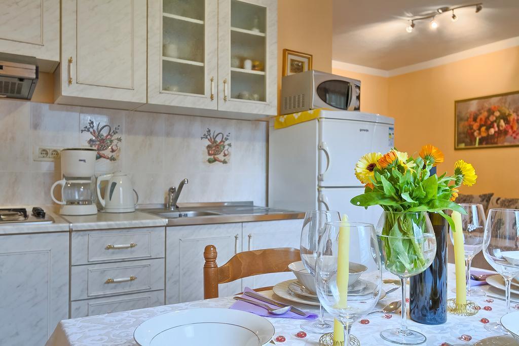 Apartments Valoda Nedeščina Extérieur photo