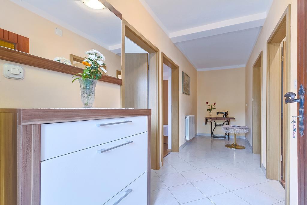Apartments Valoda Nedeščina Extérieur photo