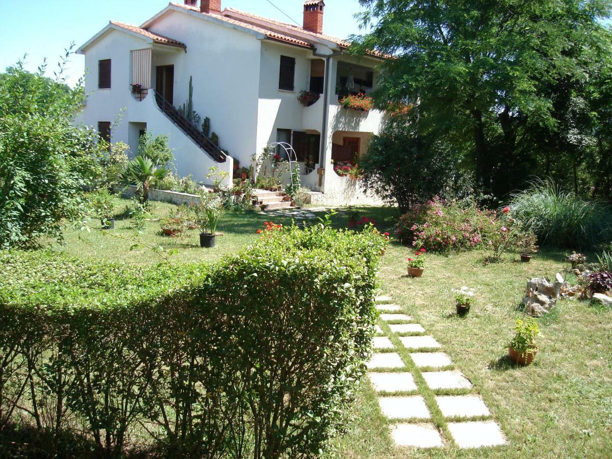 Apartments Valoda Nedeščina Extérieur photo